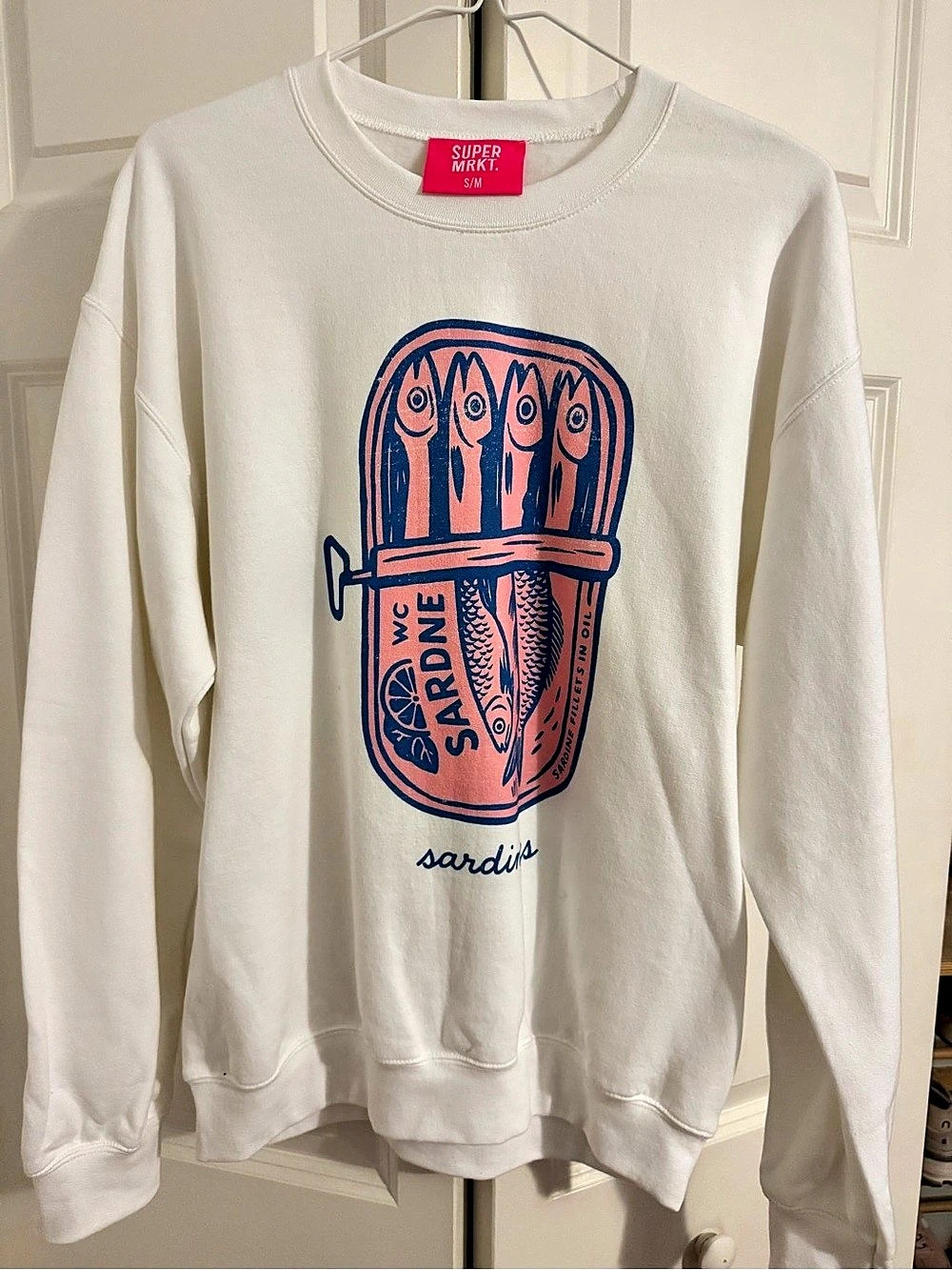 Graphic crew neck